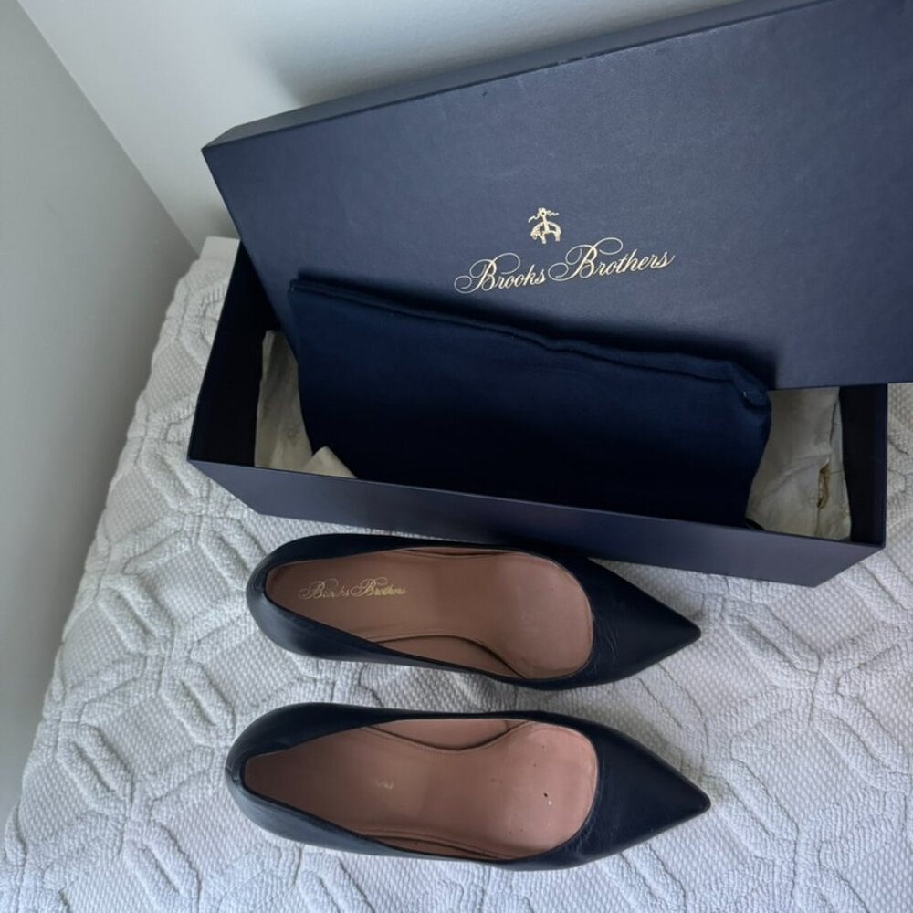 Brooks Brothers Navy Leather Heels - Picture 5 of 11